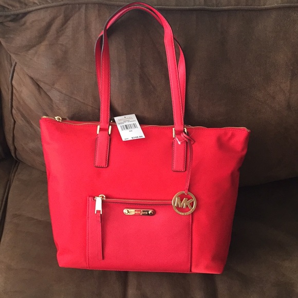Michael Kors Handbags - Christmas gift! ❄️MK ❤️ BNWT